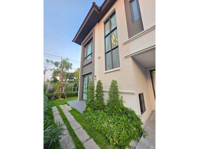 P2043 ขาย ให้เช่า บ้านเดี่ยว 2 ชั้น แกรนด์ พลีโน่ สุขุมวิท-บางนา