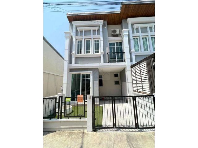 ให้เช่าทาวน์โฮม 2 ชั้นหลังริม โกลเด้น ทาวน์ 3 บางนา สวนหลวง  ประ