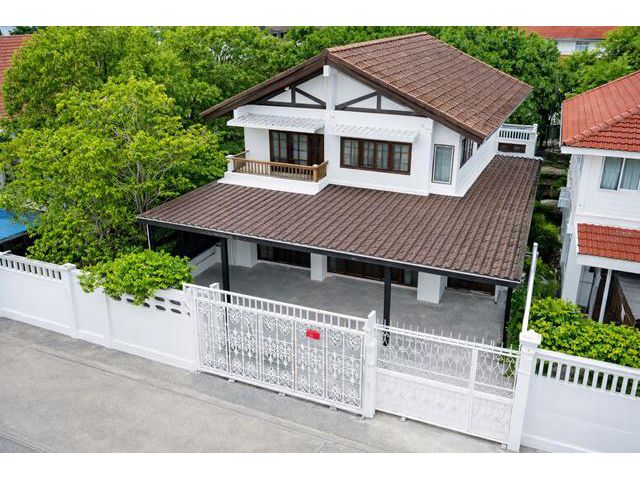 ลาดพร้าว ใหญ่ เสนานิคม คฤหาสน์ 90 ตร.วา. 4นอน BTS เสนานิคม 800 ม.