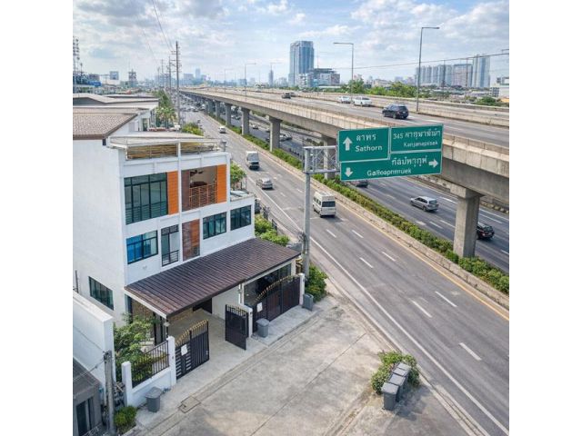 ตลาดสำเพ็ง2 กัลปพฤกษ์ สาทร เช่าทาวน์โฮม 3 ชั้นหลังมุม 3 นอน