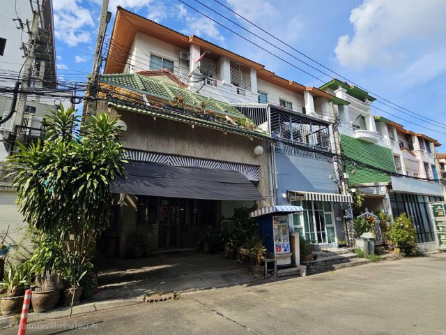 272AGLE หลังมุม ติดถนนใหญ่ นวมินทร์ – ทำเลทองหายาก! 39.5 ตรว พื้นที่เยอะ