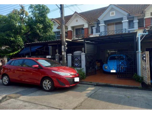 ขายทาวน์เฮ้าส์ หมู่บ้านพูนสินไพรเวซี ซอยเคหะร่มเกล้า 39 ลาดกระบัง กรุงเทพมหานคร