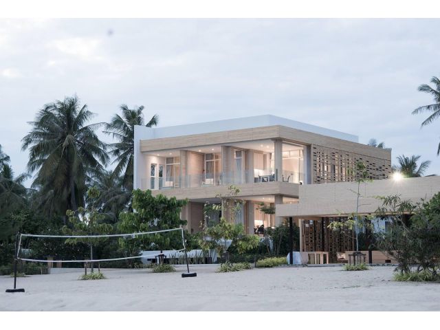 ขายบ้านพร้อมที่ดินติดทะเล หาดส่วนตัว ทำเลดีมากๆ!! อ.เมืองประจวบคีรีขันธ์ ตกแต่งเรียบร้อย ขนาดเนื้อที่​ 2 ไร่​ 1 ตารางวา