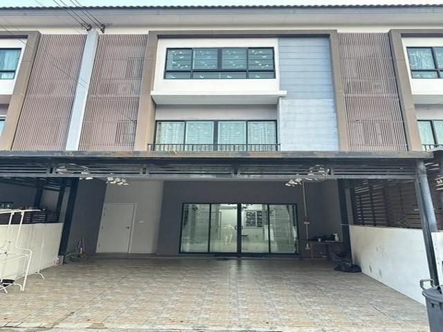ให้เช่า ทาวน์โฮม 3 ชั้น ซอยลาดพร้าว 126 โครงการ เดอะ คอนเนค อัพ3 ใกล้ รถไฟฟ้าสายสีเหลือง ใกล้ The Mall บางกะปิ