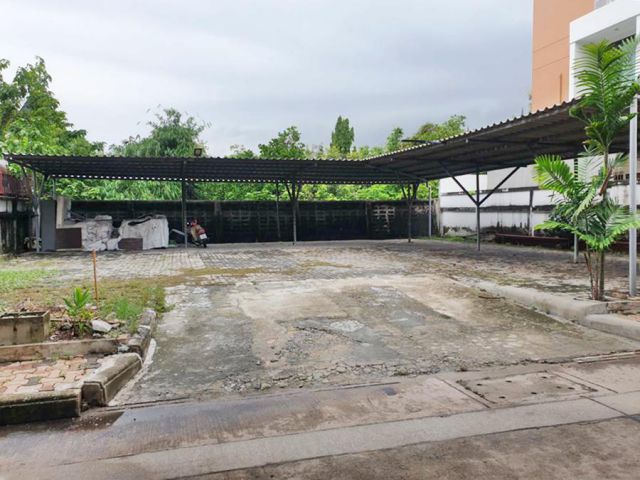 ที่ดินสร้างบ้าน 78 ตรว. ในหมู่บ้านผกามาศ อ่อนนุช 17 พัฒนาการ 20