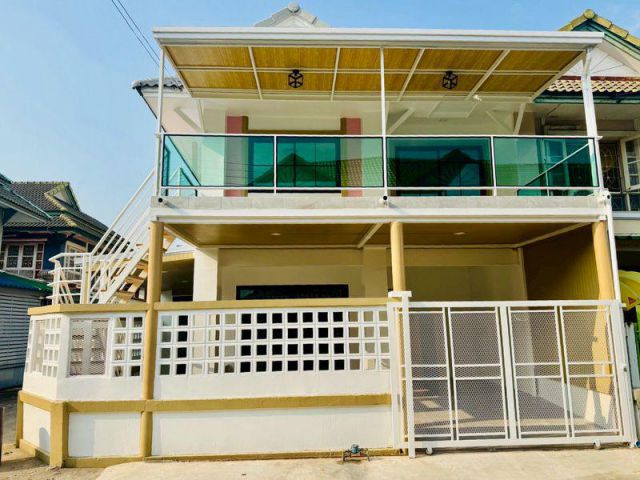 หมู่บ้านพฤกษา14B วัดลาดปลาดุก บางบัวทอง ทาวน์เฮาส์ 2 ชั้น หลังมุม มีระเบียงด้านหน้า