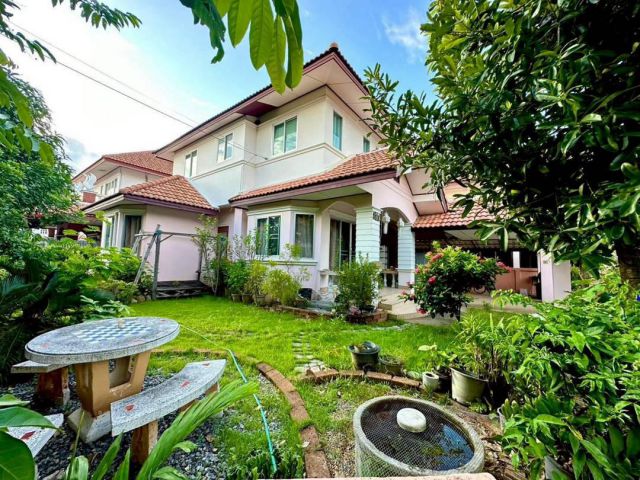 ขายบ้านราคาถูกๆ อยู่ในโครงการใหญ่น่าอยู่สิ่งแวดล้อมดีมากๆ