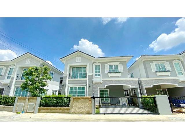 ใกล้ BTS สำโรง 900 ม. บ้านใหม่ คฤหาสน์ 2 ชั้น 4 นอน 3 น้ำ 35ตร.ว