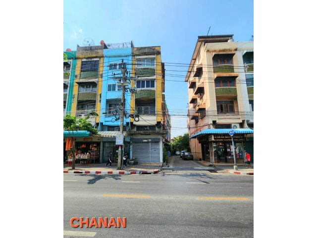 ขายอาคารพาณิชย์4ชั้นครึ่ง 1คูหา ติดถ.เจริญกรุง ซ.84 เนื้อที่15ตรว