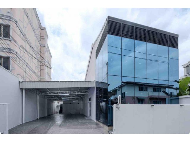 ที่ดินพร้อมตึกออฟฟิต+โกดังขนาดเล็ก