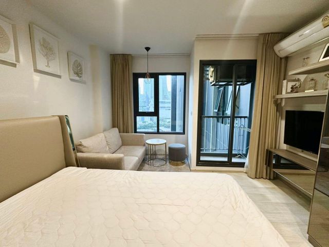Life One Wireless 15th floor