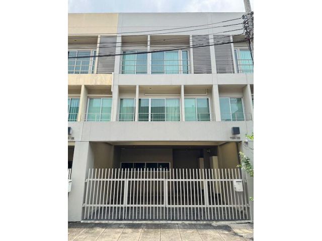 BH3915 ให้เช่าทาวน์โฮม 3 ชั้น โครงการ Noble Cube Pattanakarn พัฒน