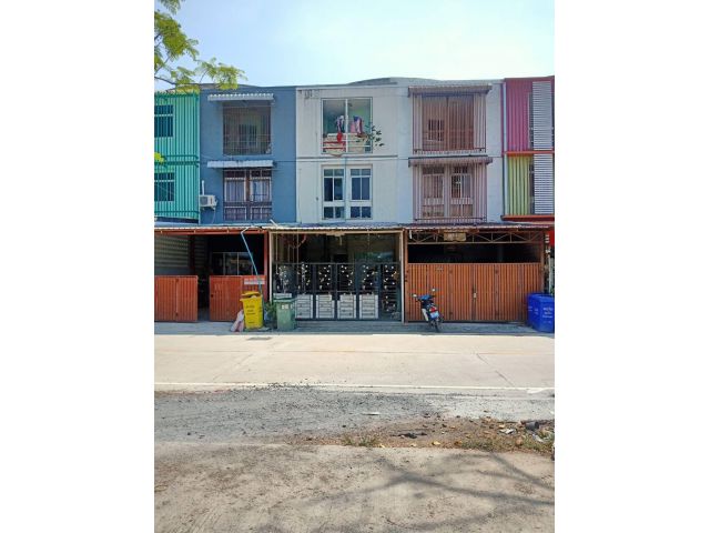 ขายด่วน! อาคารพาณิชย์ 3 ชั้นครึ่ง ใกล้ม.หัวเฉียว (ซอยพูลเจริญ) เพียง 2.5 ล้าน ทำเลทองต้นซอย แหล่งหอพักและชุมชนหนาแน่น เ