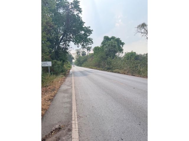 ที่ดินใกล้ถนนหลักหมายเลข 2150