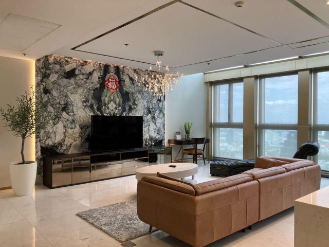 For Rent Condo Noble Ploenchit Duplex 170Sq.m (S15-3124)