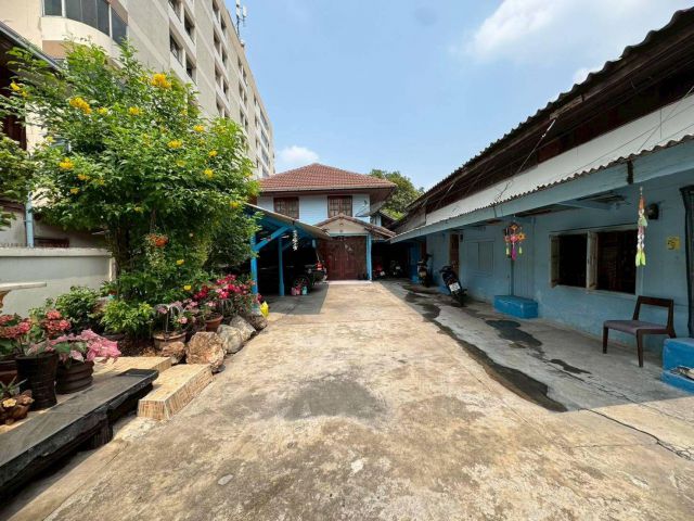 ขายบ้านเดี่ยว พื้นที่เยอะ ในซอยลาดพร้าว 80 ตรงข้ามเซเว่น เหมาะกับการลงทุน (N.2013)