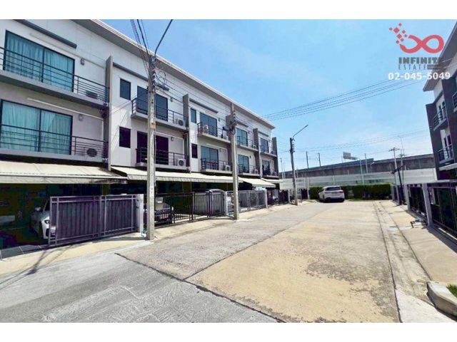 ขายทาวน์โฮม 3 ชั้น บ้านกลางเมือง ปิ่นเกล้า-จรัญฯ 19 ตร.ว. ถนนจรัญสนิทวงศ์ ขายต่ำกว่าทุน