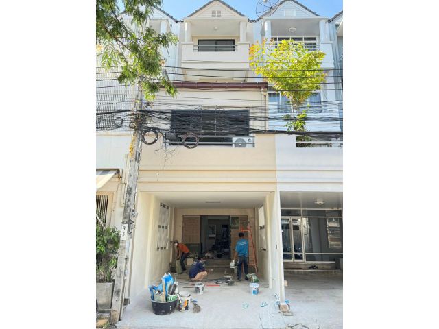 ขาย ให้เช่า Home office 3 ชั้น ครึ่ง Town In Town