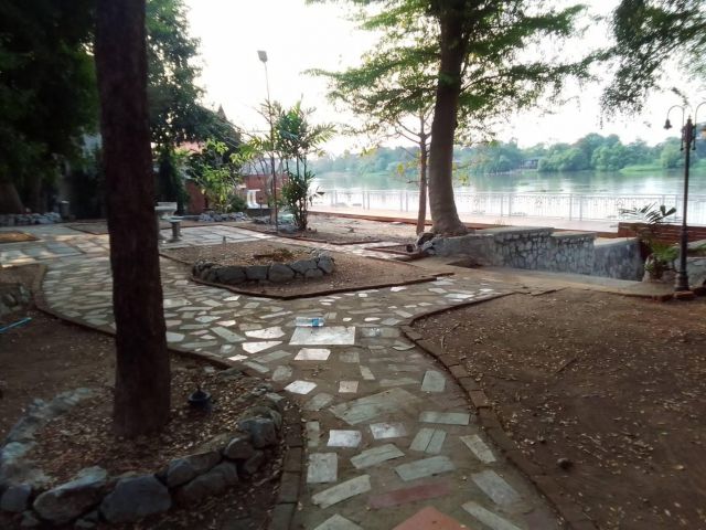 ขายที่ดินพร้อมบ้านติดริมแม่น้ำเจ้าพระยาใกล้กรุงเทพห่างทางด่วน5กม Chao Phraya riverside property for sale near Bangkok