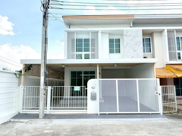 ขายบ้าน ทาวน์โฮม 2 ชั้น หลังมุม ตกแต่งใหม่ หมู่บ้านคุณาลัย บีกินส์ บ้านกล้วย-ไทรน้อย