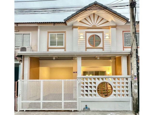หมู่บ้านพฤกษา37 ทำเลใกล้ มอเตอร์เวย์M81  ทาวน์เฮาส์ 2 ชั้น  Minimal Style