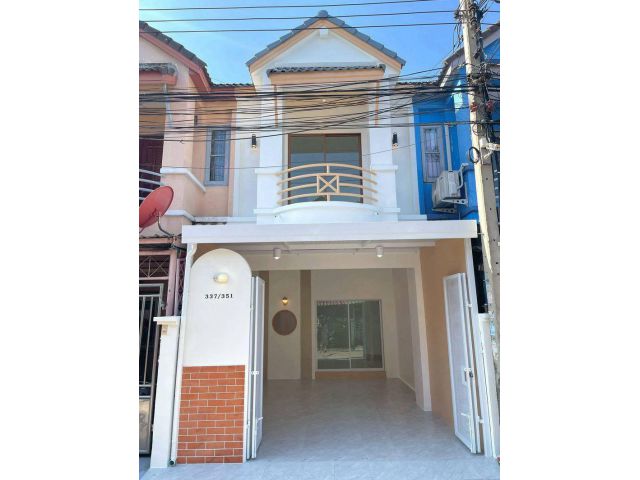 หมู่บ้านร่มโพธิ์ บางบัวทอง ใกล้แยกบางพลู ทาวน์เฮาส์ 2 ชั้น ตกแต่งใหม่พร้อมอยู่ สไตล์มินิมอล