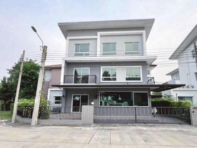 ️ขายบ้านเดี่ยว 3 ชั้น หมู่บ้าน คาซ่า พรีเมี่ยม พระราม 2 หลังมุม เนื้อที่ 62 ตารางวา 4 ห้องนอน