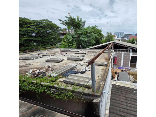 ขายที่ดินพร้อมอาคารสำนักงาน 4ชั้น 220ตร.ว ซอยสุขุมวิท64 ติดถนนคอนกรีตกว้าง ใก้ลBTSปุณณวิถี