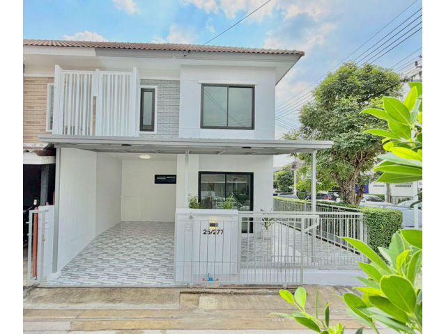 หมู่บ้านพฤกษาวิลล์63/1 พระราม5 นครอินทร์ ทาวน์เฮาส์ 2 ชั้น หลังมุม ทำเลดีติดถนน พระราม 5