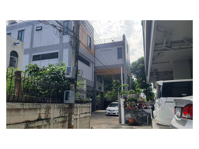 ขายด่วน..โฮมออฟฟิศ ใจกลางกรุงเทพฯ 3 ชั้น 107 ตร.ว.ซอยรัชฎภัณฑ์ (ซอยหมอเหล็ง) แขวงมักกะสัน เขตราชเทวี กรุงเทพมหานคร