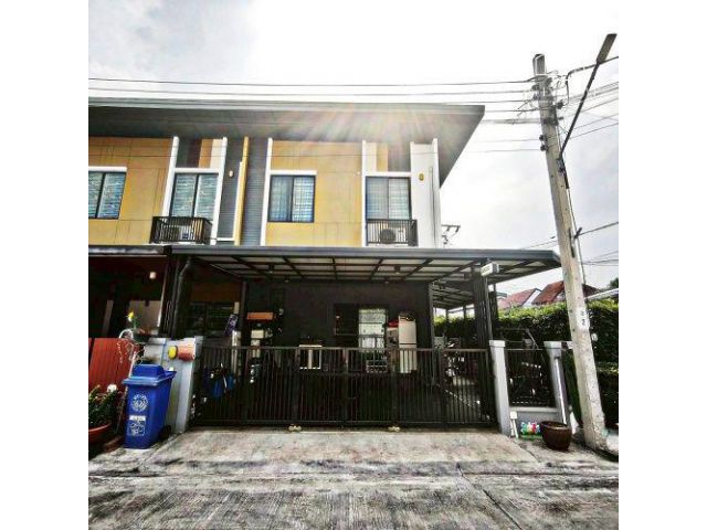 ขายทาวน์โฮม 2 ชั้น หมู่บ้านภัทราวรรณ บางบัวทอง (หลังมุม)