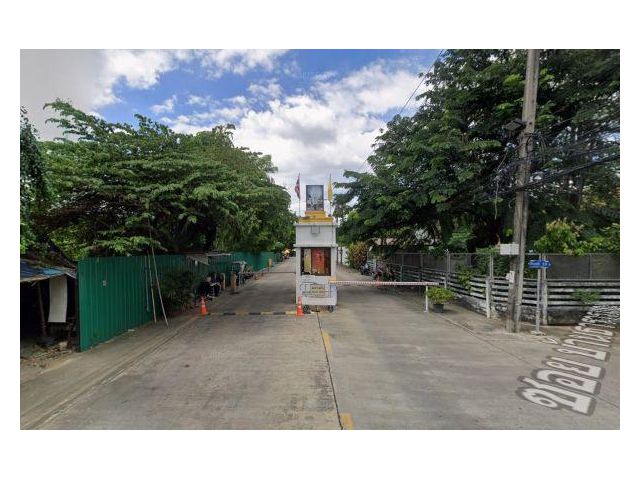 ขายที่ดินพร้อมบ้าน หมู่บ้านธารารมณ์ รามคำแหงซอย9 เนื้อที่ 180 ตารางวา เนื้อที่เยอะแบบนี้มีแค่หลังเดียว!!