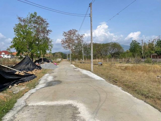 ขายที่ดินตำบลแม่เหียะในหมู่บ้านชาวฟ้าพร้อมโอน