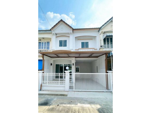 หมู่บ้านบุศรินทร์ ถนนบ้านกล้วย-ไทรน้อย ทาวน์เฮาส์ 2 ชั้น ฟังก์ชันครบ ในโครงการ L&H ทำเลซอยบ้านกล้วย ใกล้รถไฟฟ้า