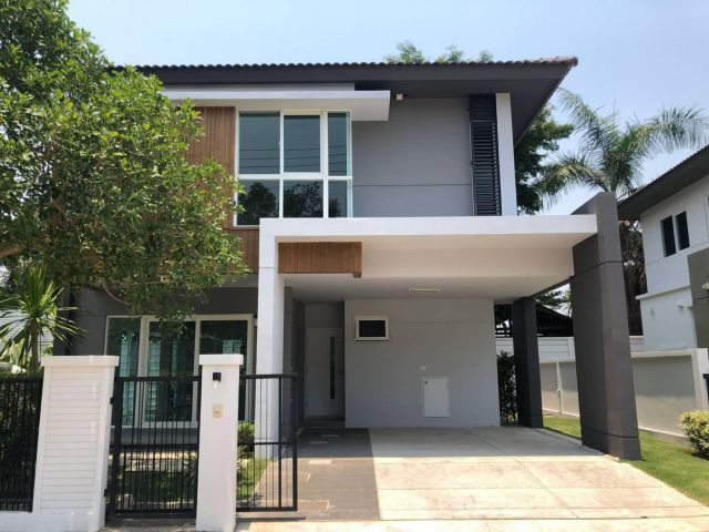 H222-2 storey house for rent near Ruam Chok Intersection, Chiang Mai
