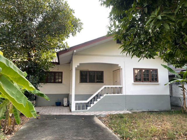 ขายบ้านพร้อมที่ดิน 99 ตรว. ซอยแจ้งวัฒนะ 15 แขวงทุ่งสองห้อง เขตหลักสี่ กรุงเทพมหานคร