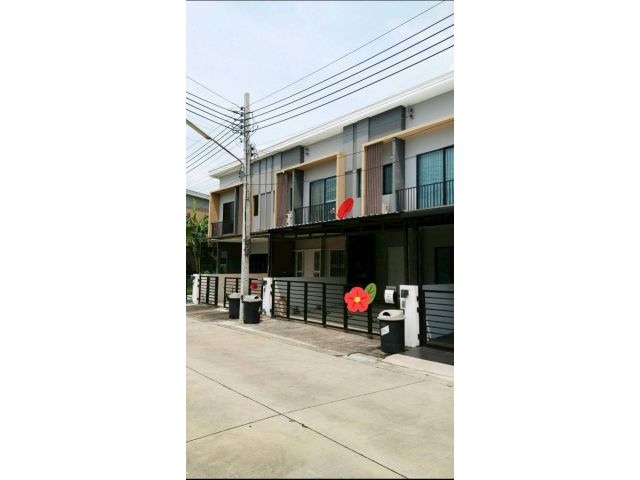 ให้เช่าทาวน์เฮ้าส์ 2 ชั้น เดอะคอนเนค ซอยพัฒนาการ 38 ใกล้ APL รามคำแหง (N.2034)