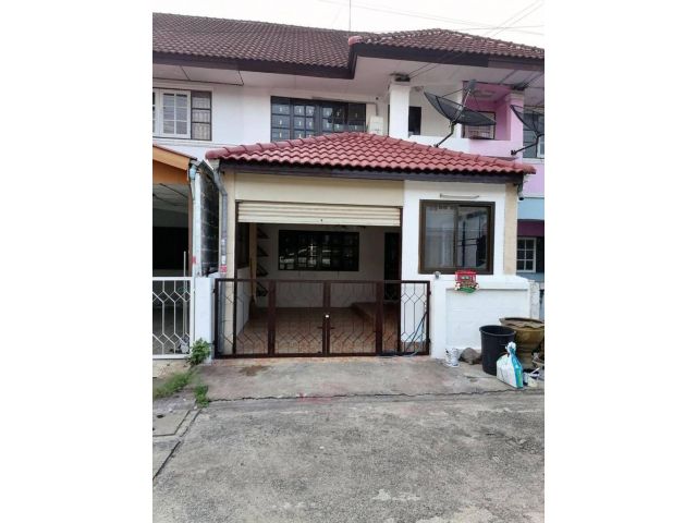 ขายทาวน์เฮ้าส์ 2 ชั้น รีโนเวทใหม่ โครงการหมู่บ้านณัฐวรรณ เขตหนองจอก กรุงเทพฯ