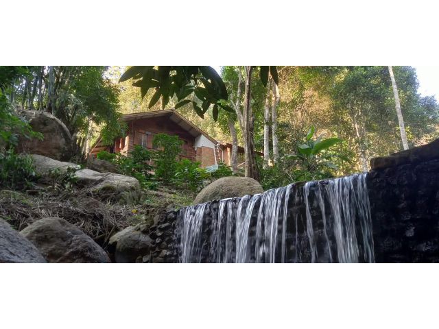 ขายบ้านสวนติดลำธารน้ำตกแม่ออนออนเหนือเอกสารสิทธิ์