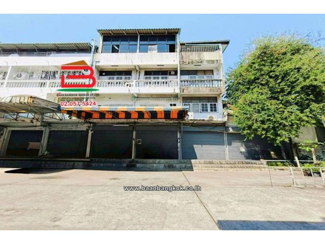 อาคารพาณิชย์ เนื้อที่ 72 ตร.ว. ซอยลาดพร้าว 45 ใกล้โรงเรียนพิบูลอุปถัมภ์ แขวงสามเสนนอก เขตห้วยขวาง