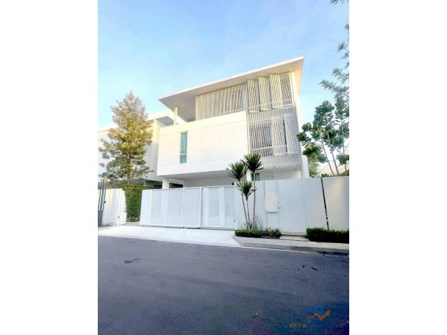 RENT บ้านหรู Luxury 3 ชั้น (พร้อมลิฟท์) เลียบด่วนรามอินทรา โครงการ VIVE ( เอกมัย - รามอิทรา ) หลังมุม