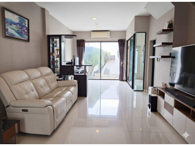 ขายทาวน์โฮม The Terrace รามอินทรา 65 พร้อมเข้าอยู่ได้เลย ใกล้รถไฟฟ้าสายสีชมพู (N.2056)