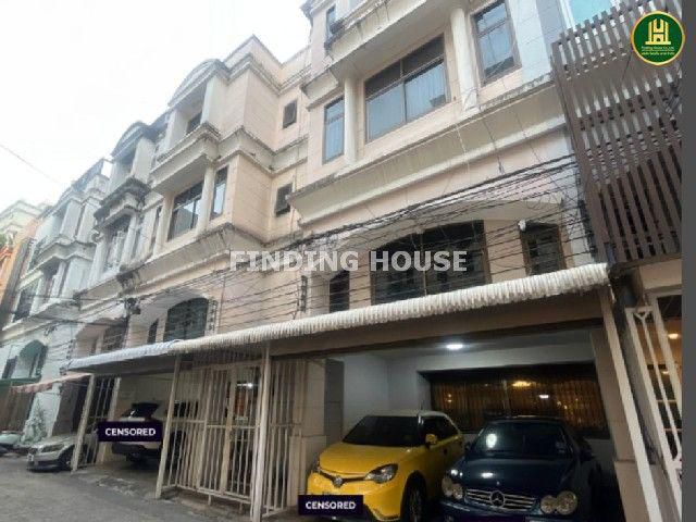 ให้เช่า บ้านทำเลดี ใจกลางสุขุมวิท อาคารพาณิชย์ 2 คูหา 3.5 ชั้น 50 ตร.วา ราคาดี เดินทางสะดวก อย่าปล่อยหลุดมือ