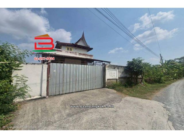 บ้านเดี่ยว 3 ชั้น เนื้อที่ 86 ตร.ว. ซอยบุญรอด (หรือเข้าทางซอย ขนนจีนบ้านคุณย่า) ถนนจันทร์ทองเอี่ยม (เลียบคลองอ้อม)