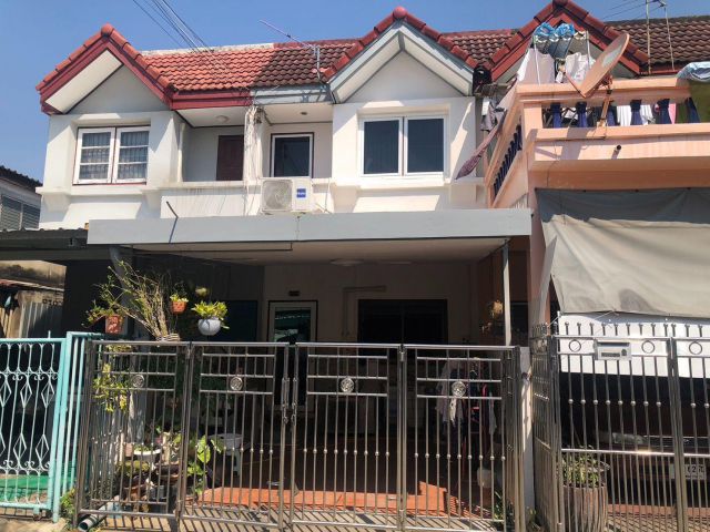 #ปรับราคาลง #ทำเลดี #รีบขายด่วน ขาย ทาวน์เฮ้าส์ 2 ชั้น ม.สวนทิพย์ คลองลำเจียก 12 นวลจันทร์ เนื้อที่ 16 ตร.ว