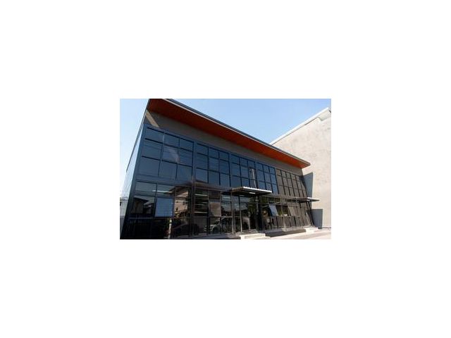 Office  Warehouse 100 ตร.วา ทำเลสุขุมวิท ใกล้ BTS