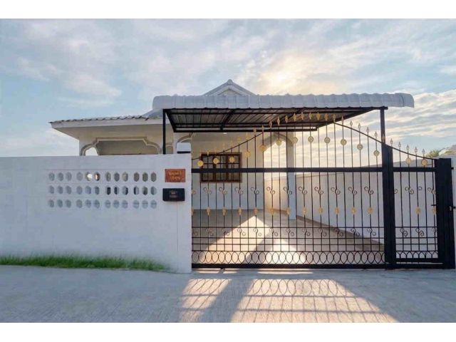 H1091 ขายบ้านเดี่ยว 3 ห้องนอน พร้อมเข้าอยู่ ซอยสยามคันทรีคลับ