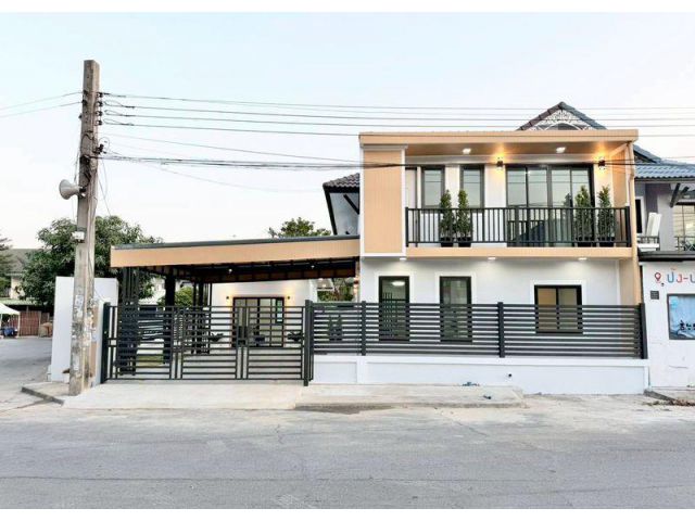 หมู่บ้านพฤกษา14A วัดลาดปลาดุก   บ้านแฝด 2 ชั้น หลังมุมติดสวนสาธารณะ ตกแต่งใหม่พร้อมอยู่