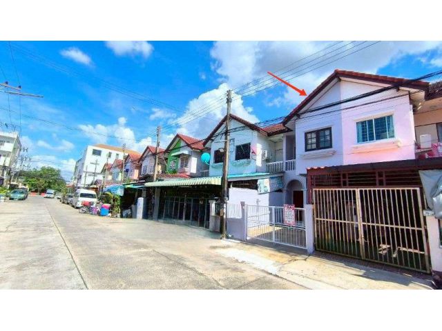 ขายทาวน์เฮ้าส์ รีโนเวทใหม่ สวย หมู่บ้านคลองสามชัยพกษ์ เลียบคลองสาม ตำบลคลองสาม อำเภอคลองหลวง ปทุมธานี ใกล้โรงเรียนสารสาส