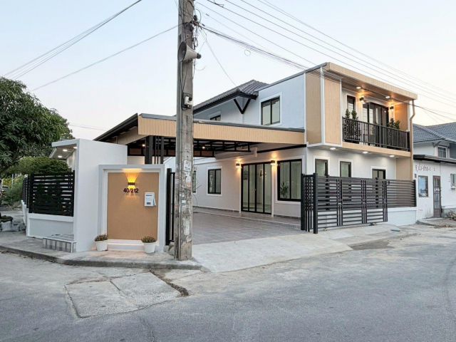 ขายบ้านแฝด หมู่บ้านพฤกษา 14 A หลังมุม เนื้อที่ 53.3 ตารางวา 5 ห้องนอน ตำบลบางคูรัด อำเภอบางบัวทอง จังหวัดนนทบุรี